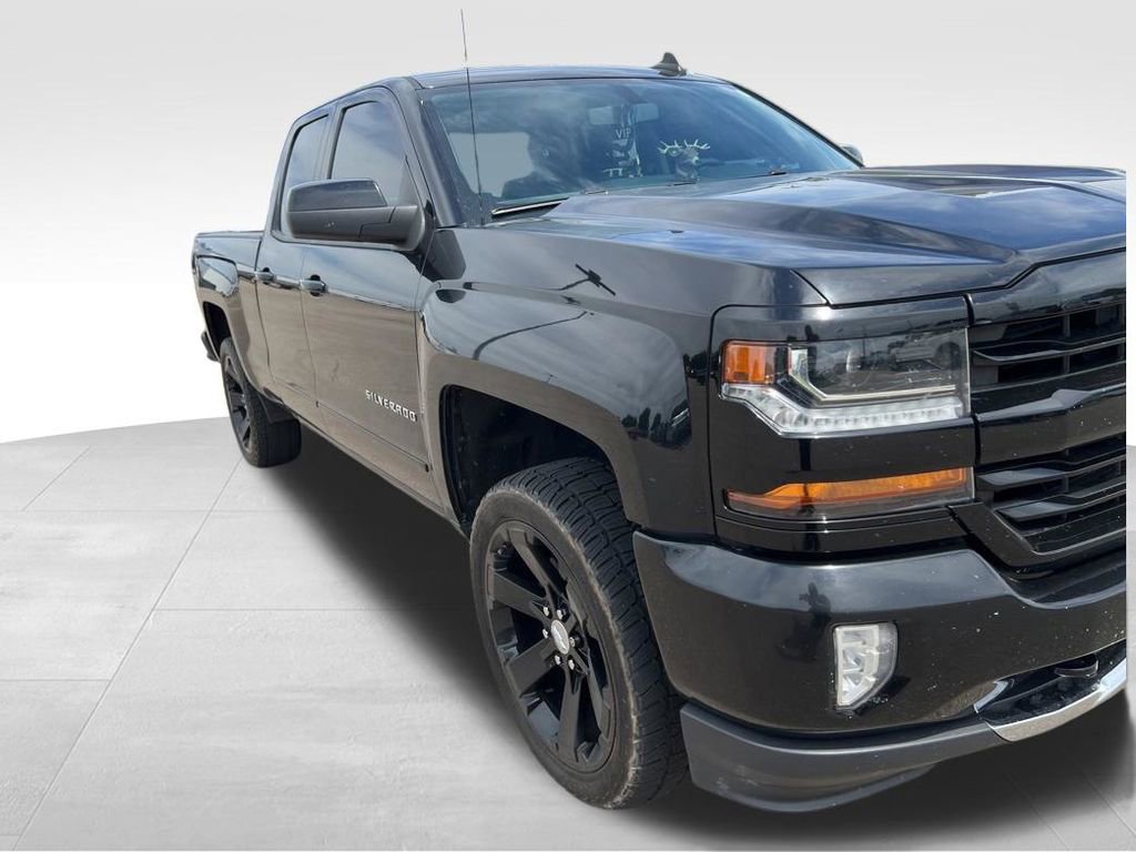 Used 2017 Chevrolet Silverado 1500 LT w/ All Star Edition AWD/4WD image 16