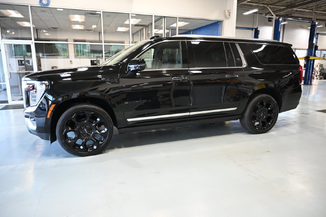 New 2026 GMC Yukon XL Denali w/ Denali Reserve Package AWD/4WD image 7