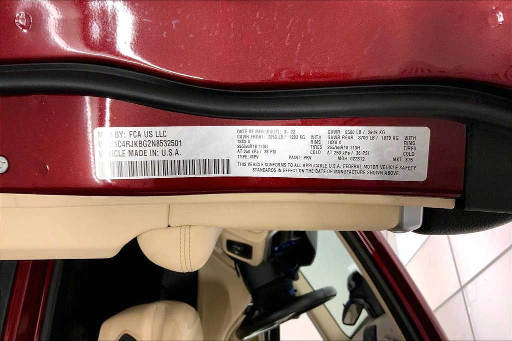 Used 2022 Jeep Grand Cherokee L Limited AWD/4WD image 30
