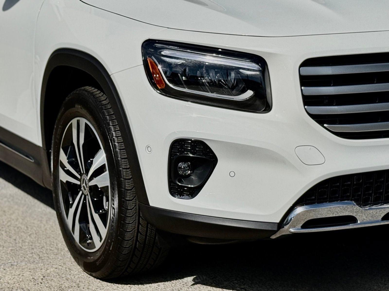 Used 2025 Mercedes-Benz GLB 250 image 9