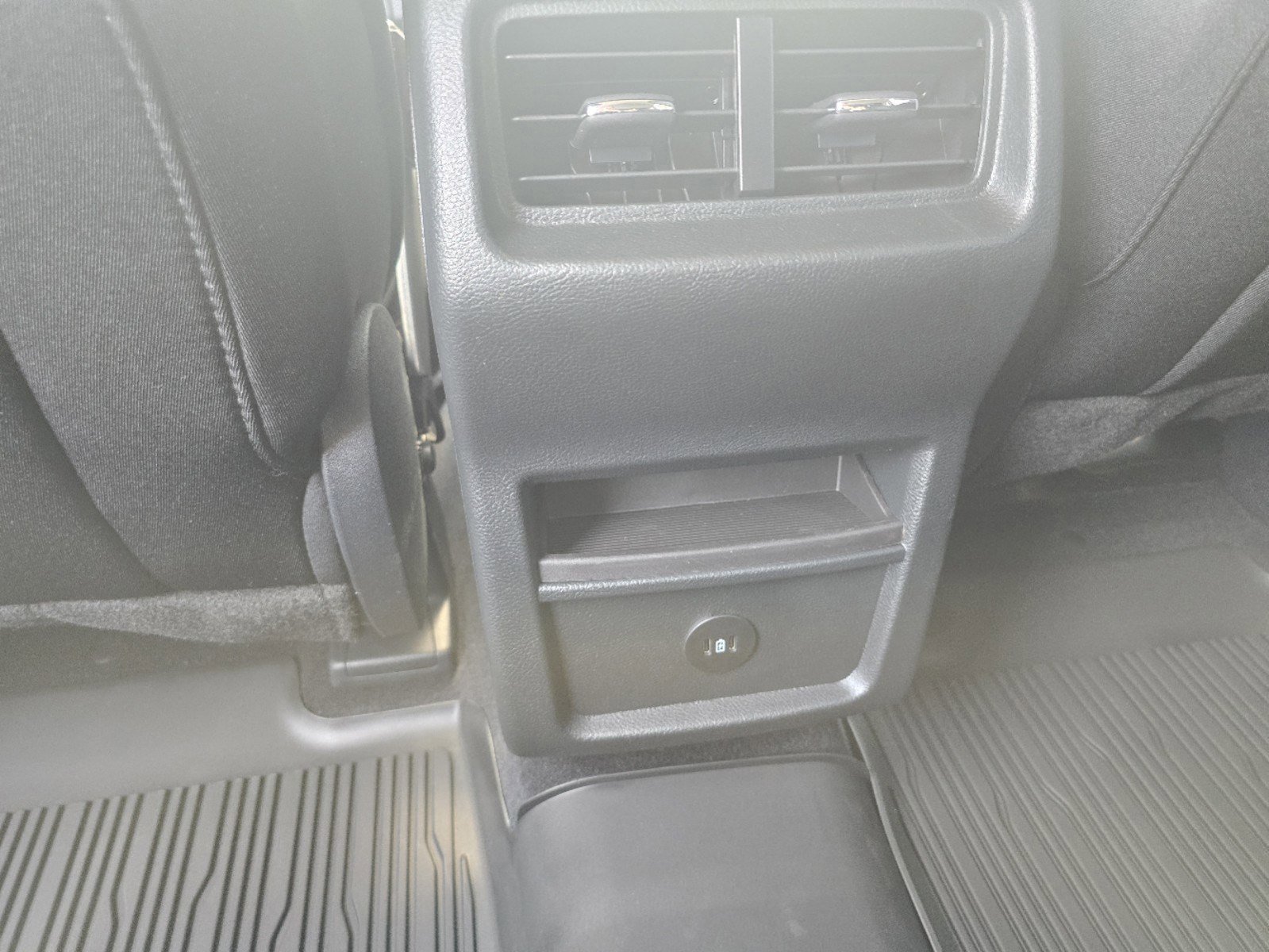 New 2024 Ford Edge SE w/ Black Appearance Package image 14