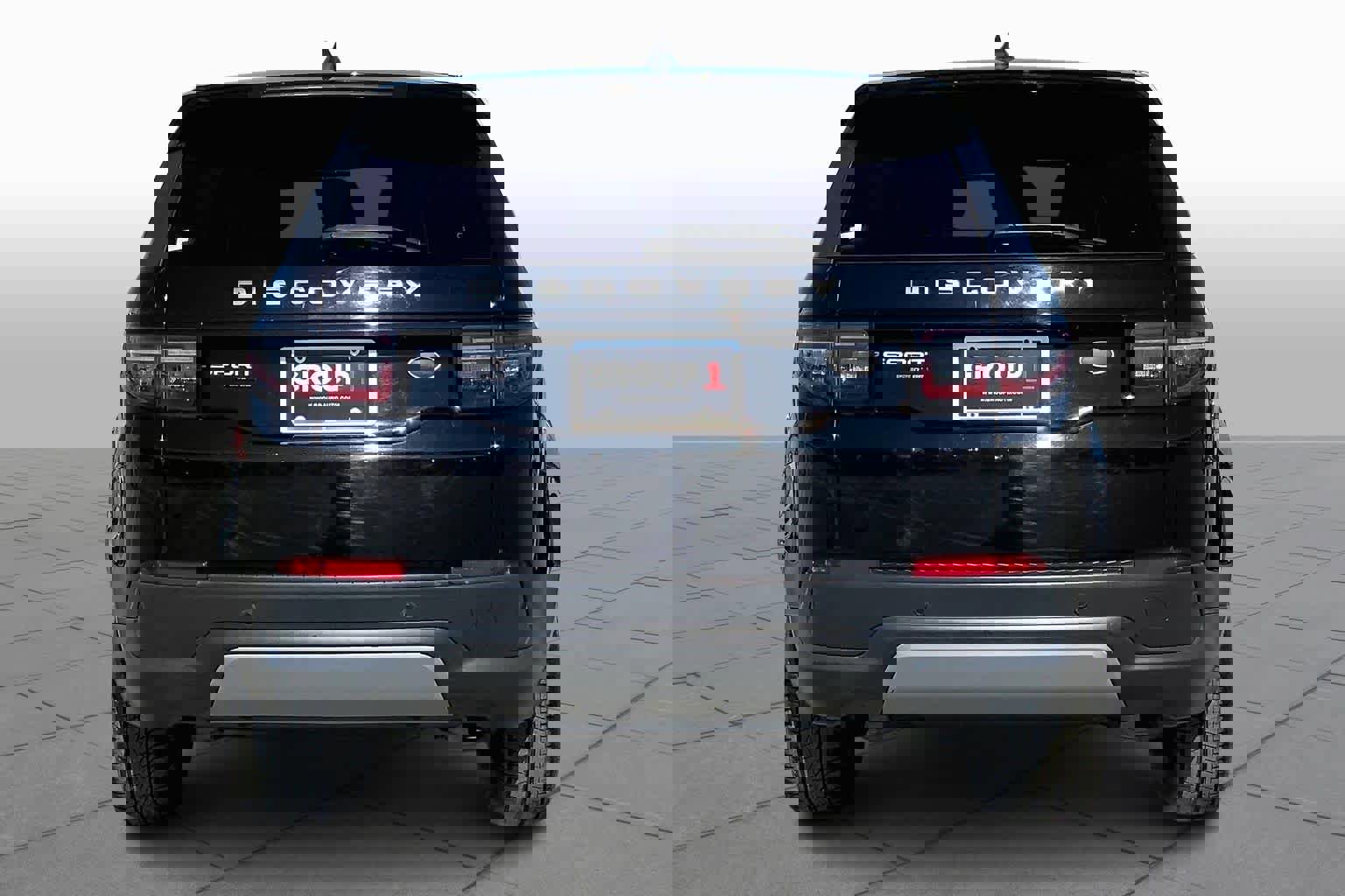 Used 2020 Land Rover Discovery Sport SE image 5