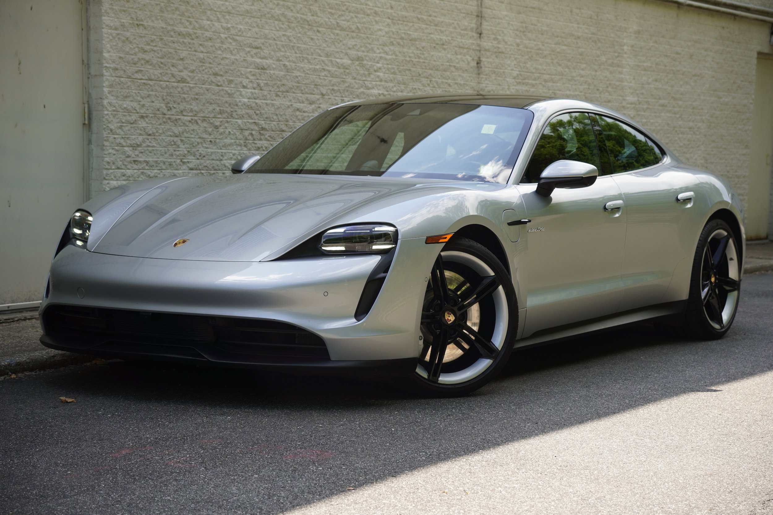 Used 2021 Porsche Taycan RWD image 1
