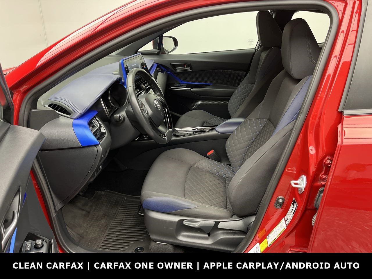 Used 2022 Toyota C-HR XLE FWD image 3
