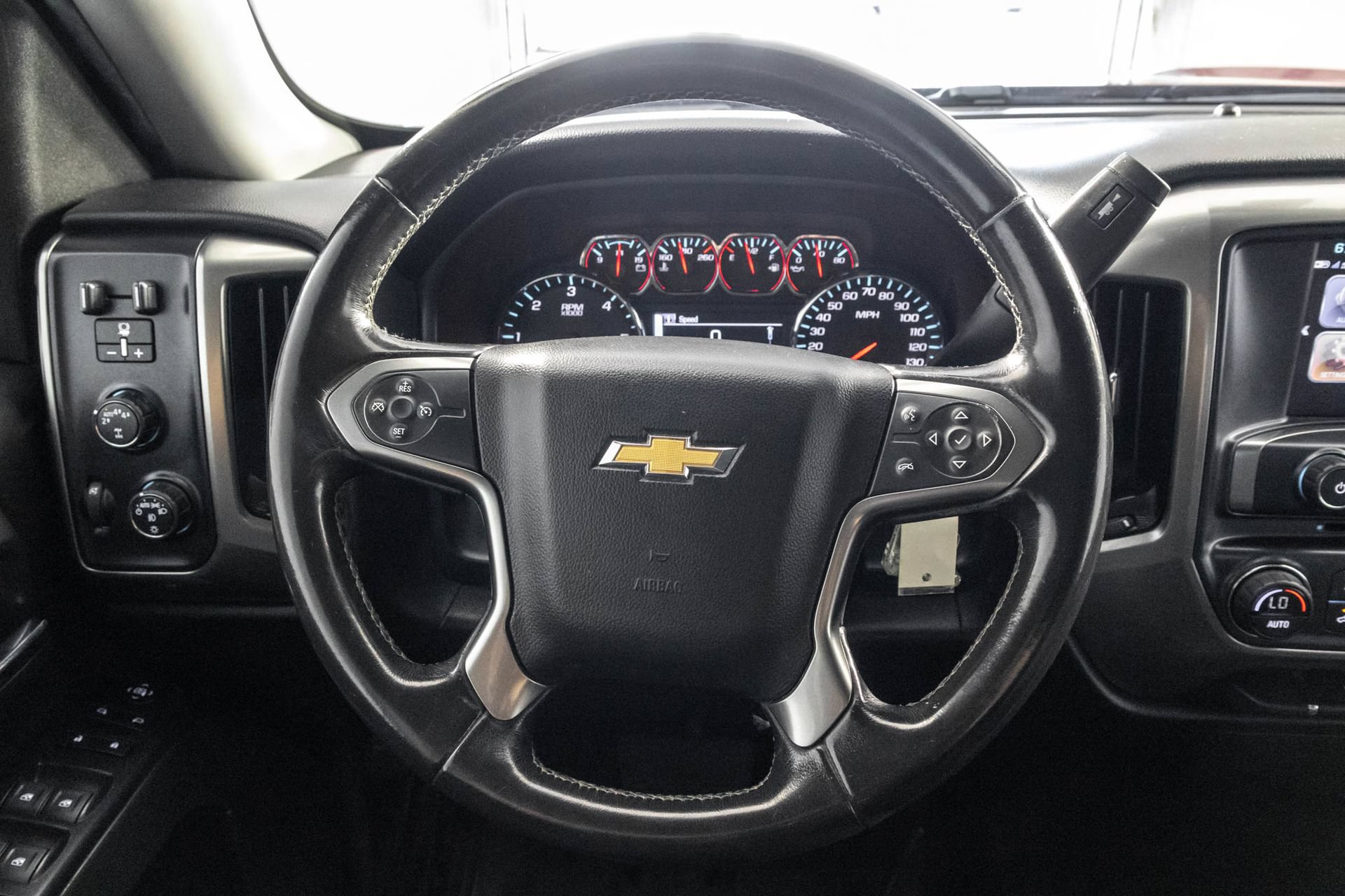 Used 2018 Chevrolet Silverado 1500 LT w/ All Star Edition AWD/4WD image 26