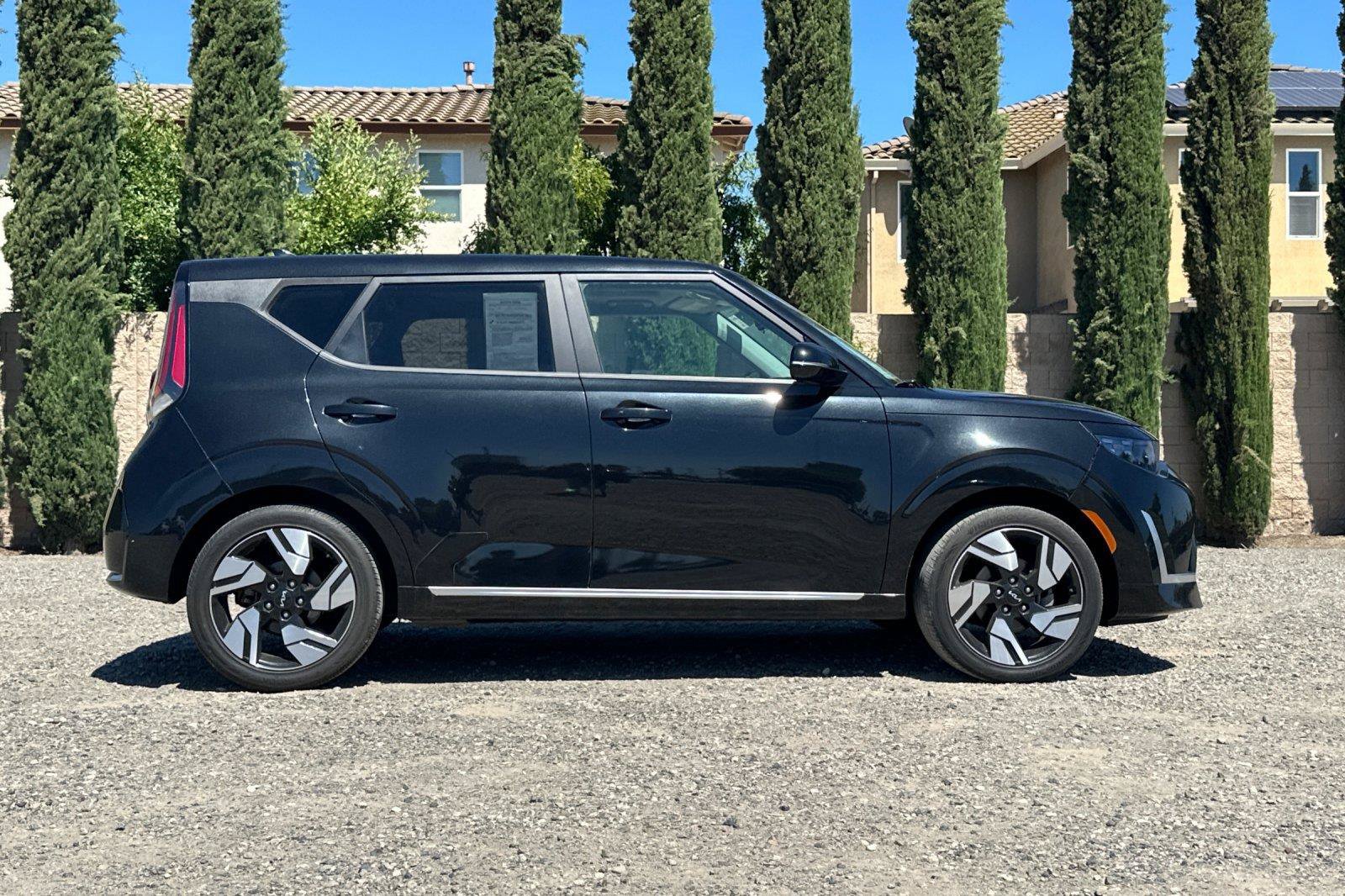 Used 2023 Kia Soul GT-Line FWD image 3