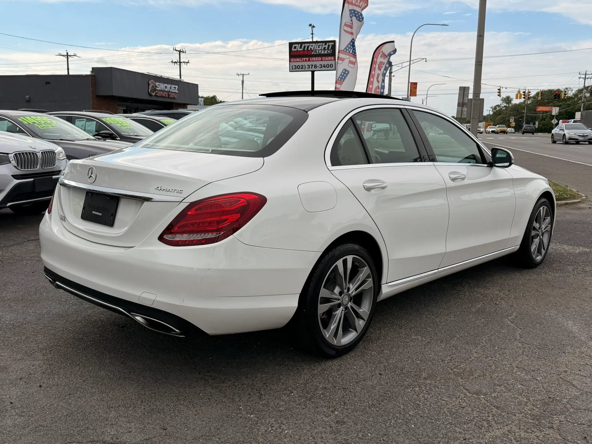 Used 2017 Mercedes-Benz C 300 4MATIC Sedan image 4