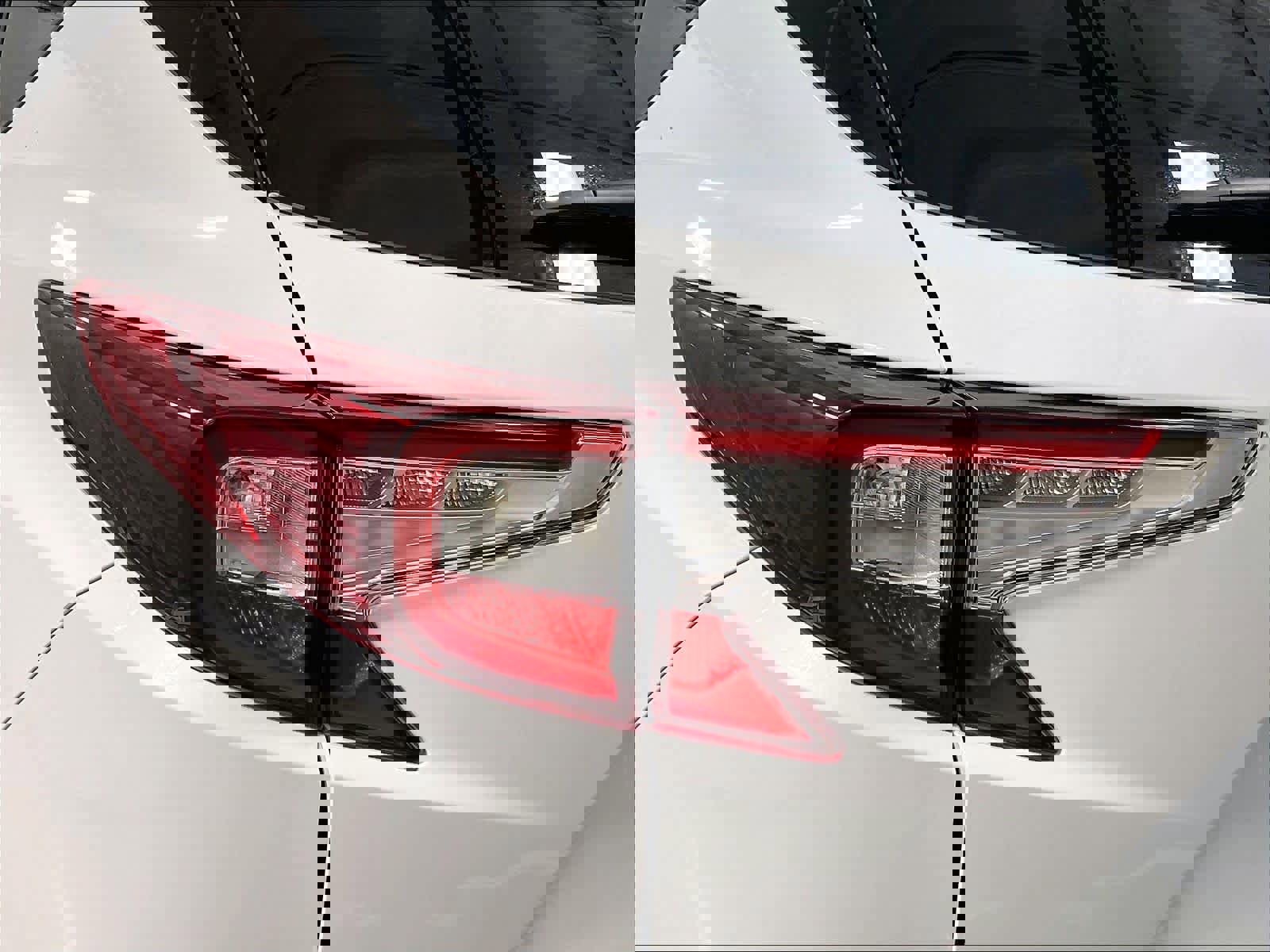 Used 2025 Acura RDX SH-AWD image 34