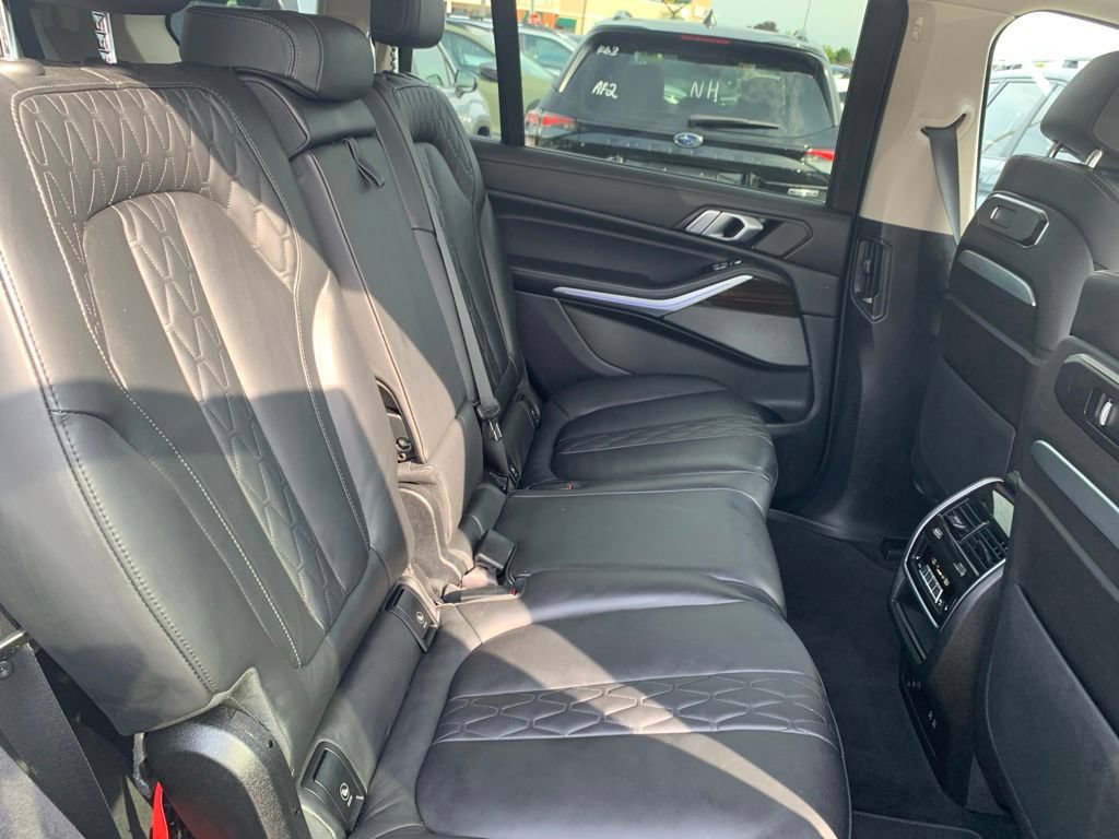 Used 2025 BMW X7 xDrive40i AWD/4WD image 29