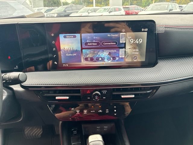 Used 2025 Nissan Kicks SR w/ Illumination Package FWD image 24