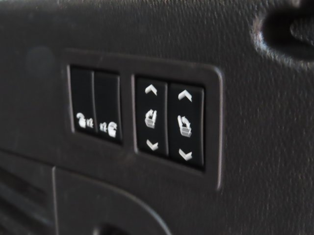 Used 2015 GMC Yukon XL Denali w/ Enhanced Security Package image 32