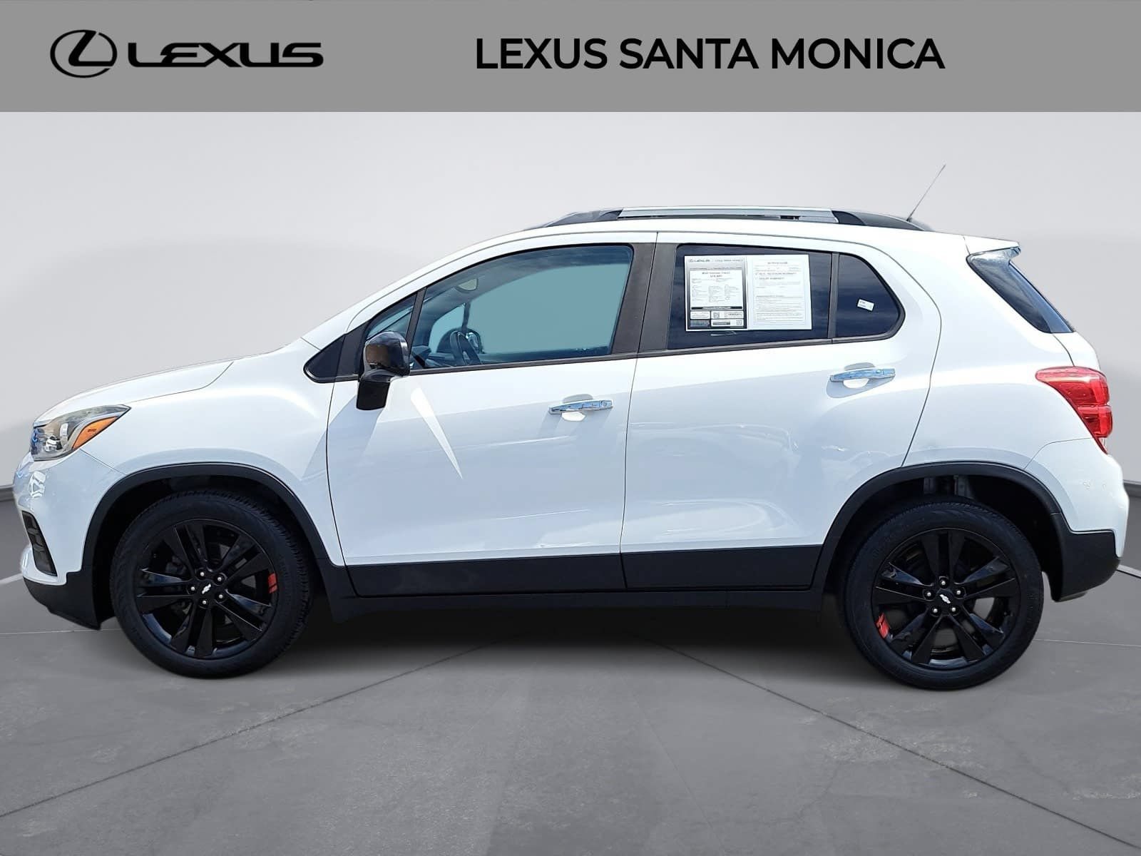 Used 2018 Chevrolet Trax LT w/ Redline Edition FWD image 8