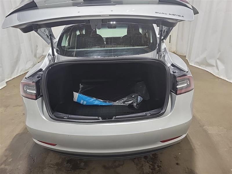 Used 2018 Tesla Model 3 Long Range image 9