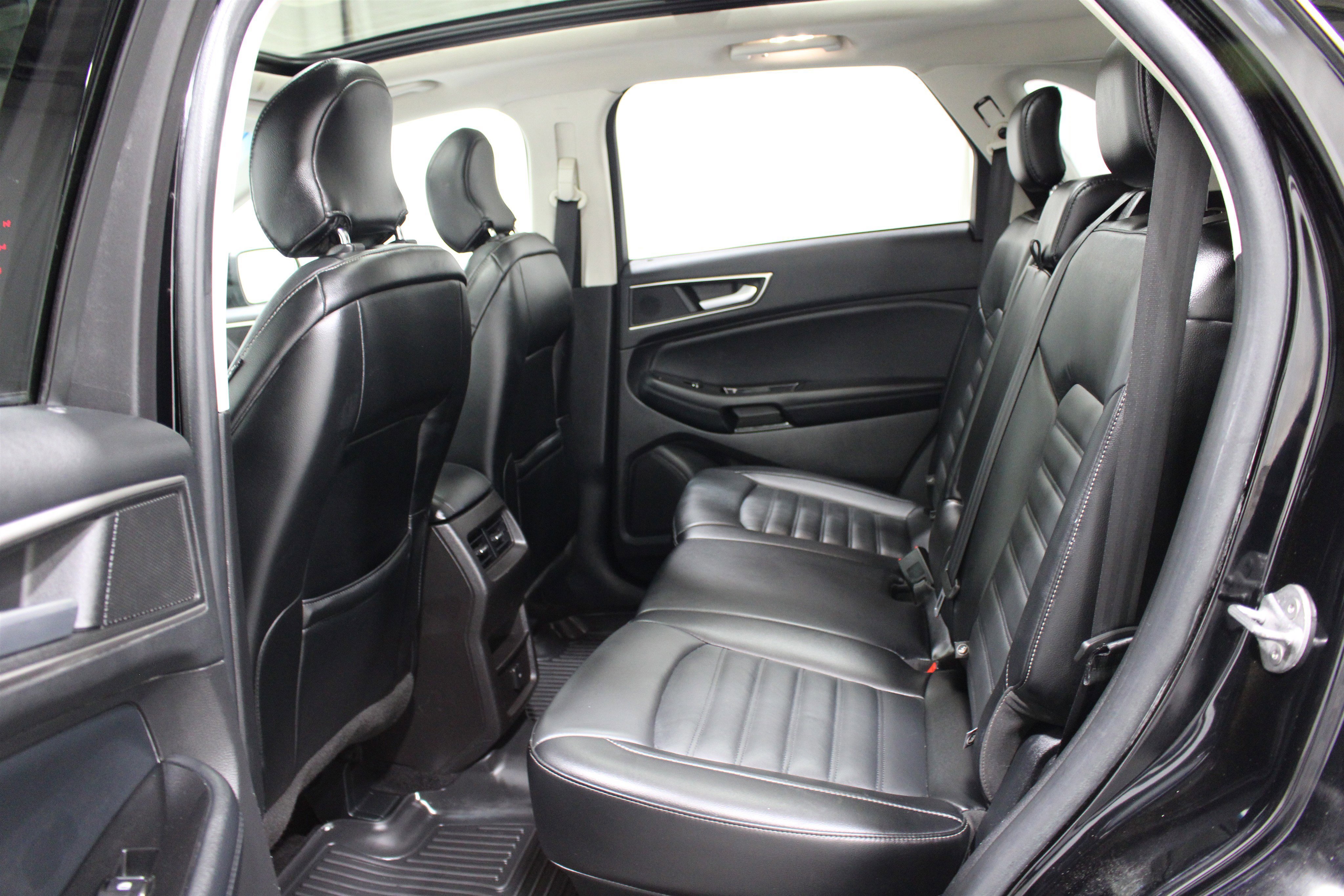 Used 2017 Ford Edge SEL w/ Equipment Group 201A FWD image 20