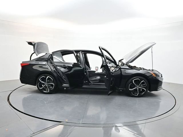 Used 2023 Nissan Altima 2.5 SR FWD image 42
