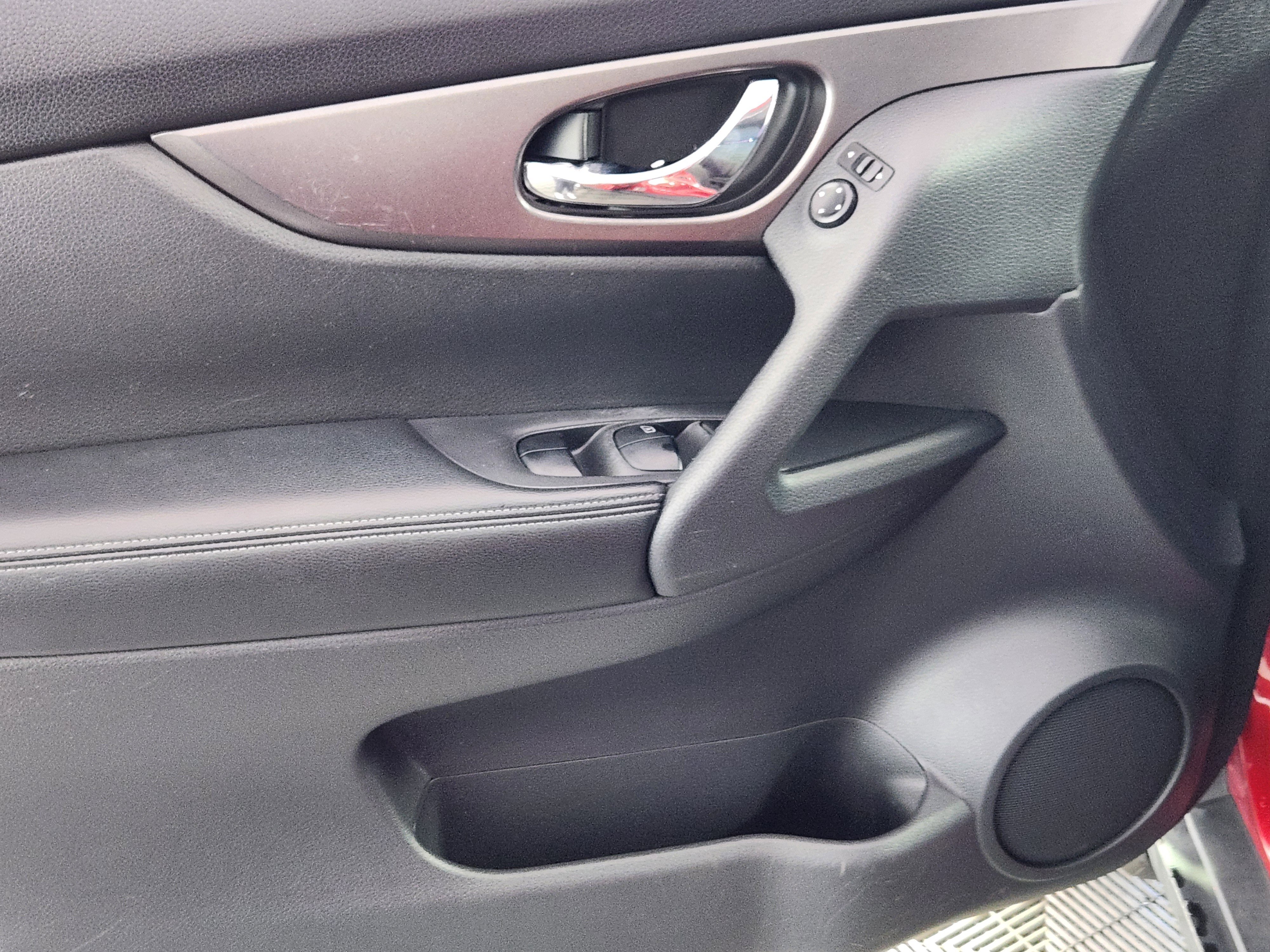 Used 2016 Nissan Rogue S image 16