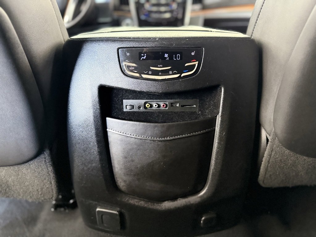 Used 2016 Cadillac Escalade ESV Premium image 31