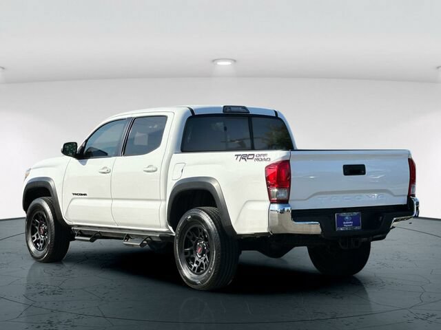 Used 2016 Toyota Tacoma TRD Off-Road w/ Towing Package RWD image 4
