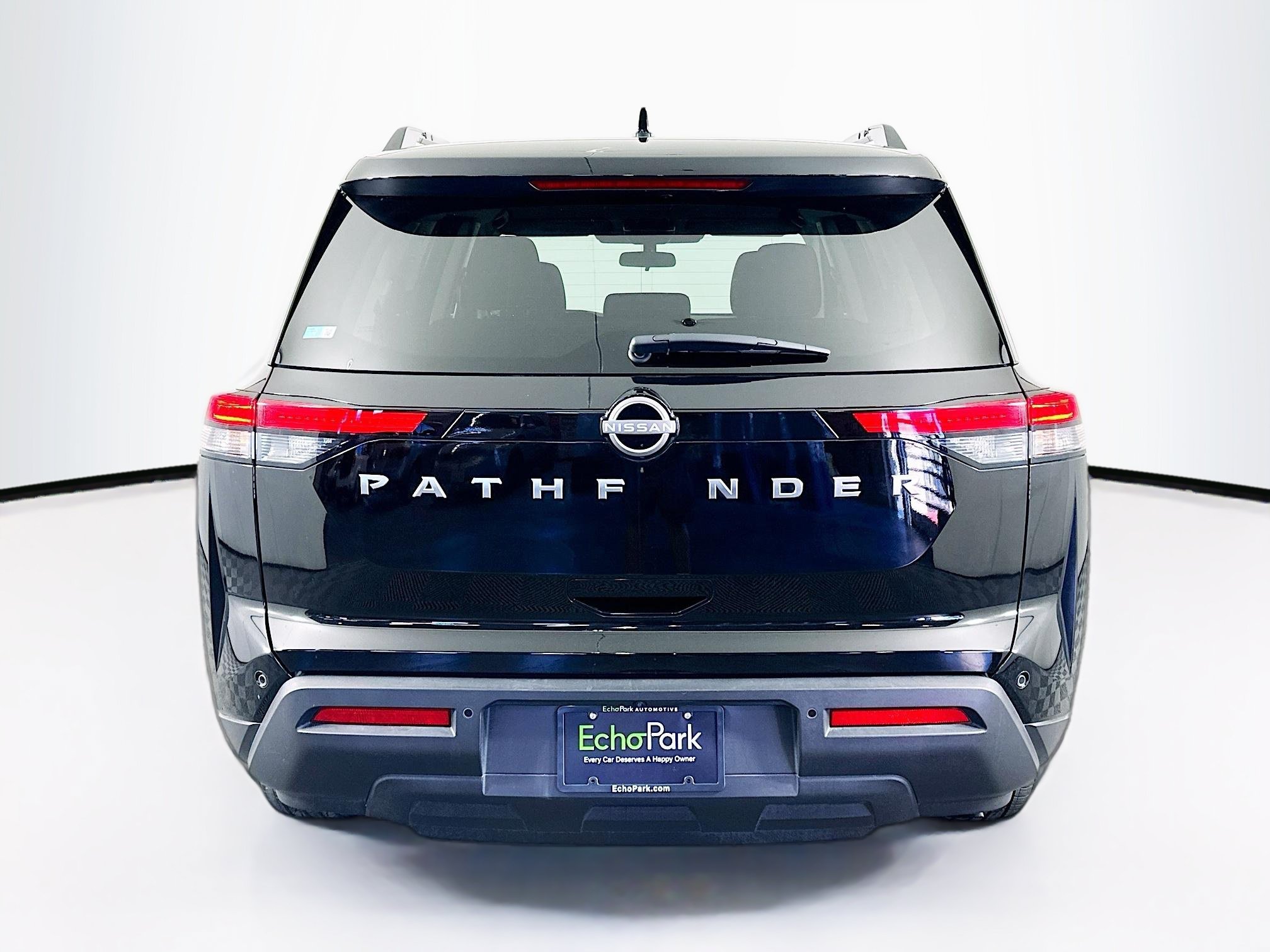Used 2025 Nissan Pathfinder SV FWD image 7