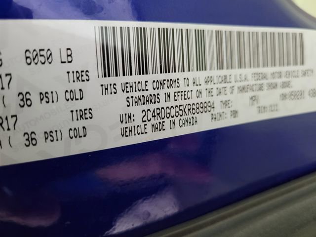 Used 2019 Dodge Grand Caravan SXT w/ Rear Park Assist Package image 37