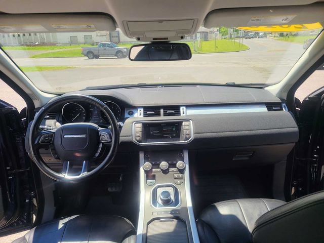 Used 2018 Land Rover Range Rover Evoque SE AWD/4WD image 11