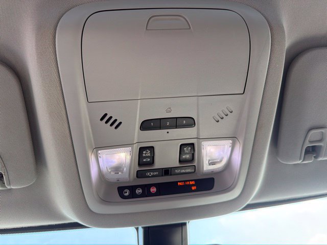 Used 2017 GMC Acadia SLT FWD image 32