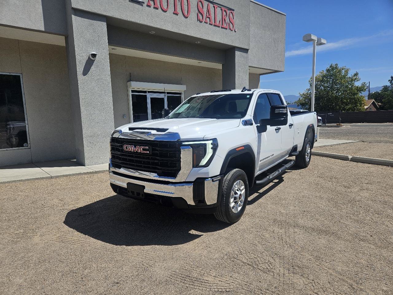Used 2026 GMC Sierra 2500 Pro w/ Convenience Package AWD/4WD image 1