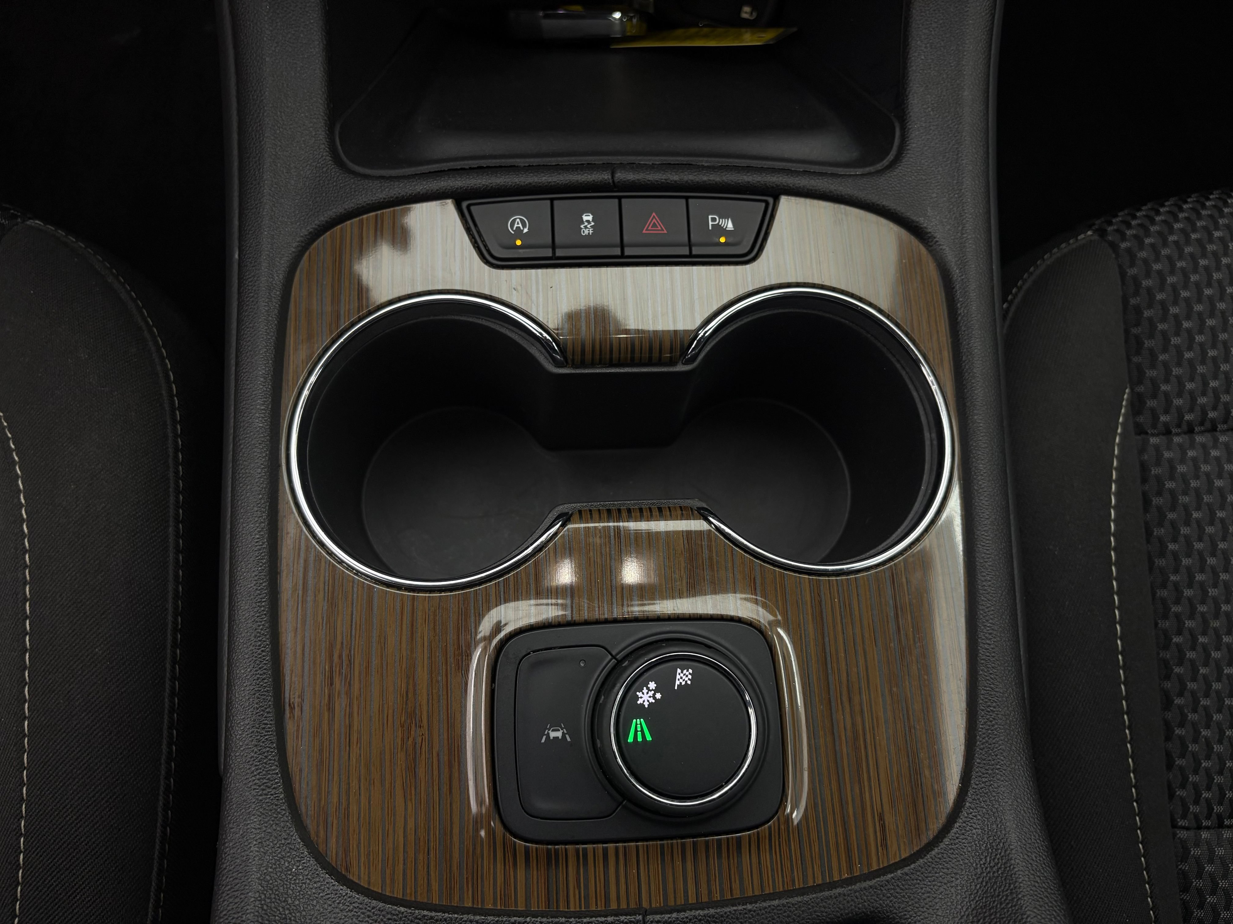 Used 2023 GMC Acadia SLE FWD image 26