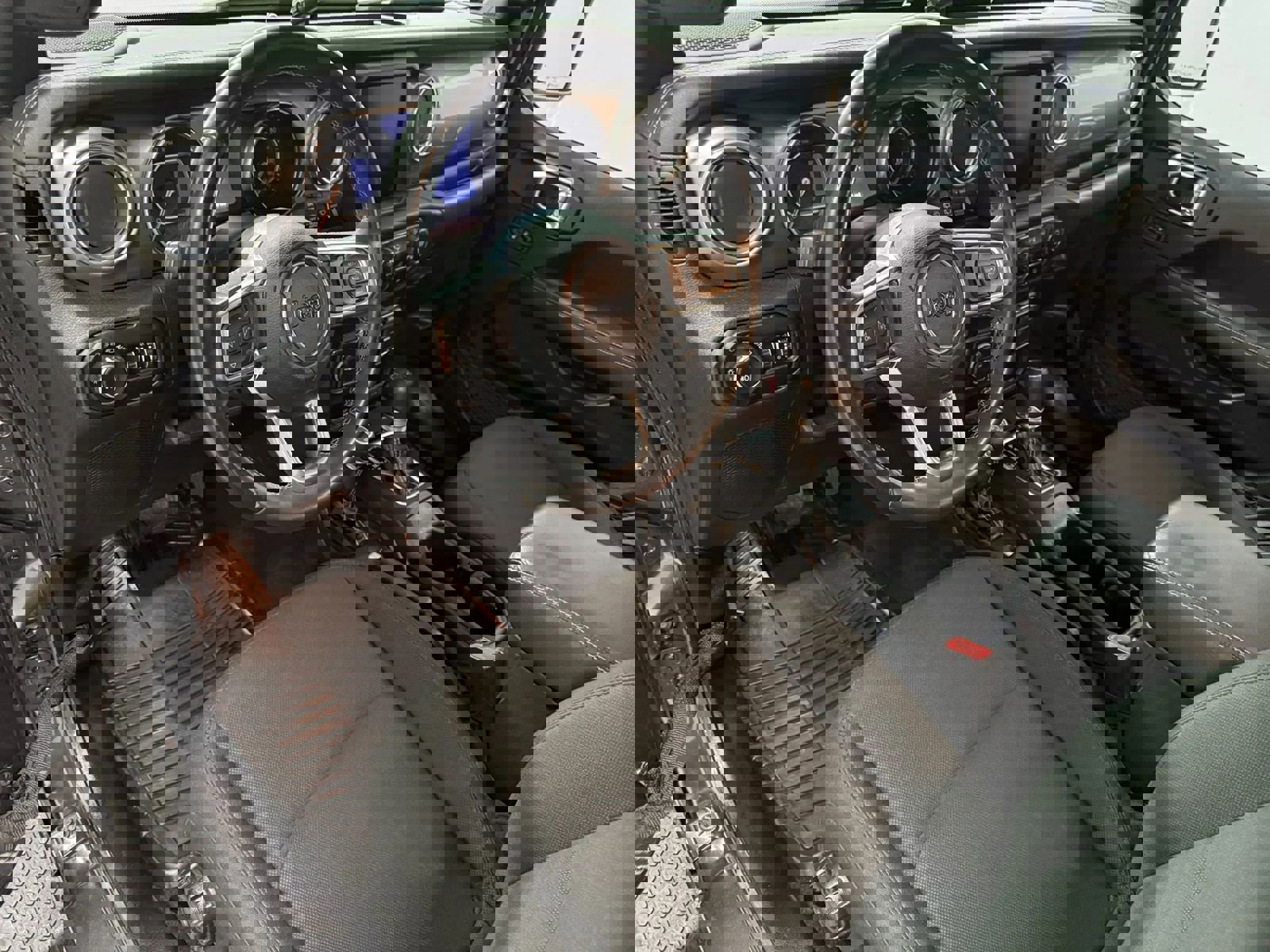 Used 2019 Jeep Wrangler Unlimited Sahara image 12