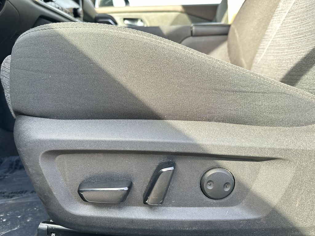 Used 2023 Nissan Rogue SV image 14