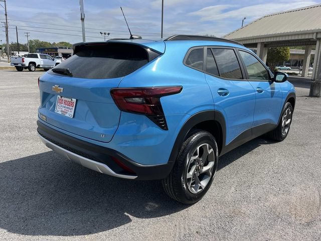New 2026 Chevrolet Trax LT FWD image 3