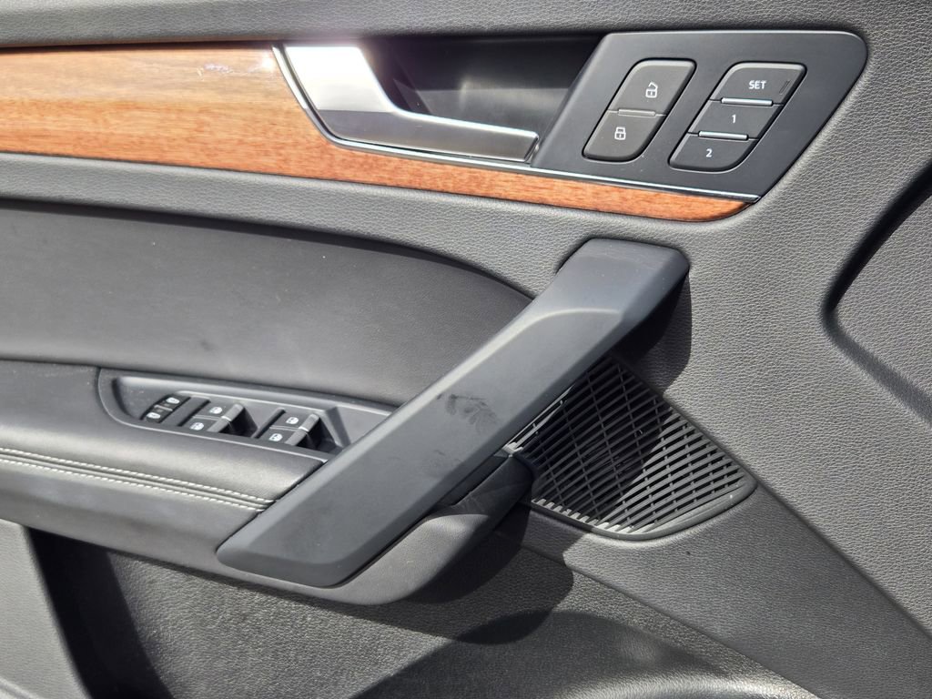 Certified 2023 Audi Q5 e Premium Plus w/ Premium Plus Package image 27