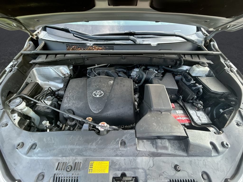Used 2019 Toyota Highlander XLE FWD image 33