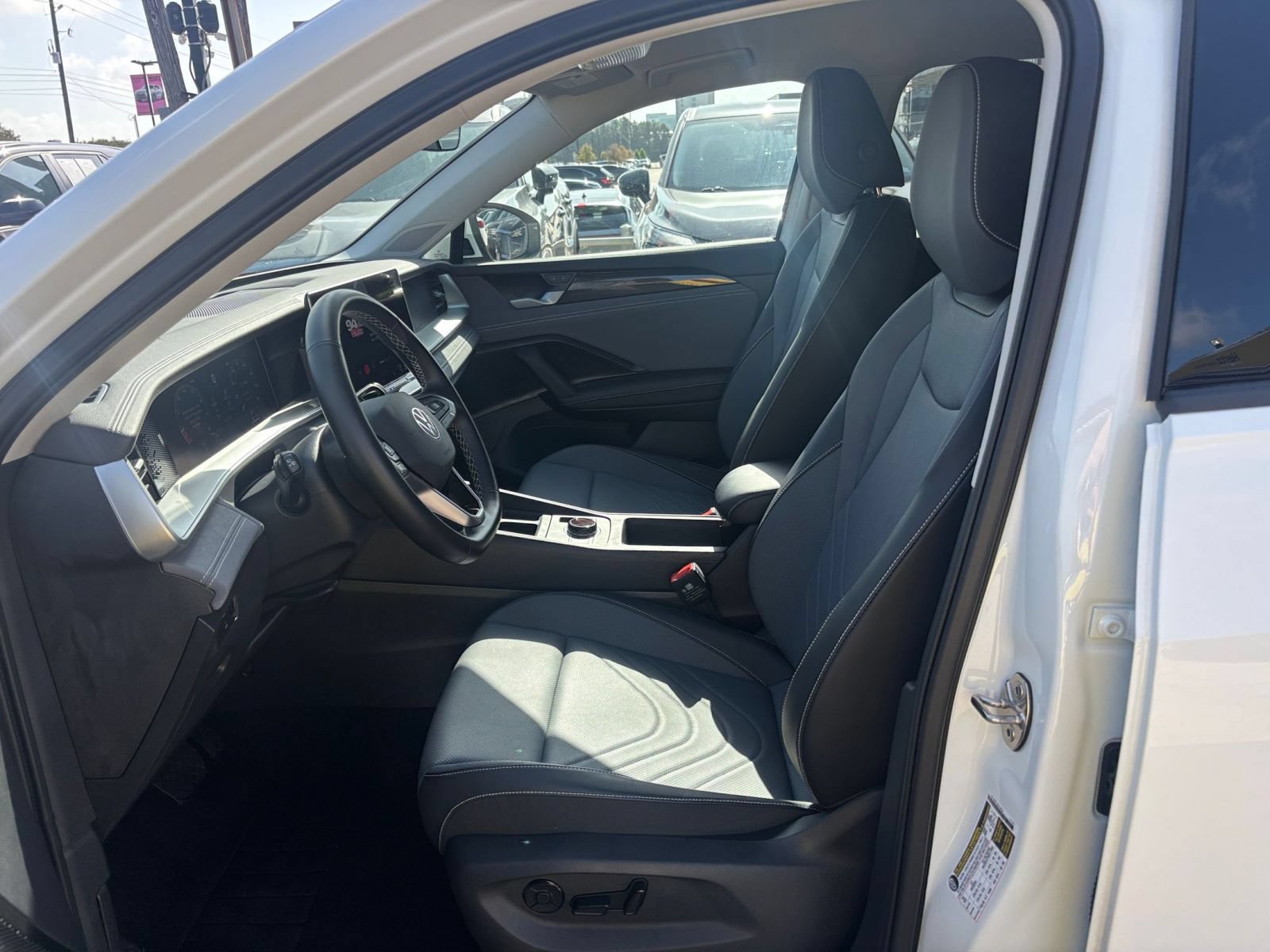 Used 2026 Volkswagen Tiguan SE AWD/4WD image 27