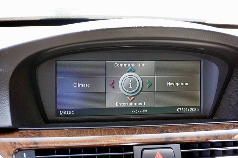 Used 2006 BMW 325i Sedan RWD image 25