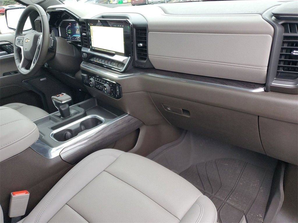 Certified 2024 Chevrolet Silverado 1500 LTZ image 33