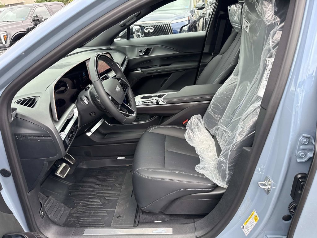 New 2027 Cadillac Lyriq Luxury RWD image 8