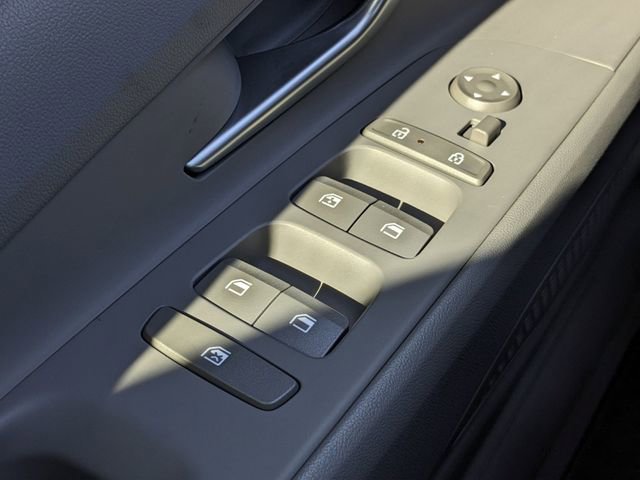 Certified 2025 Hyundai Elantra SEL FWD image 25