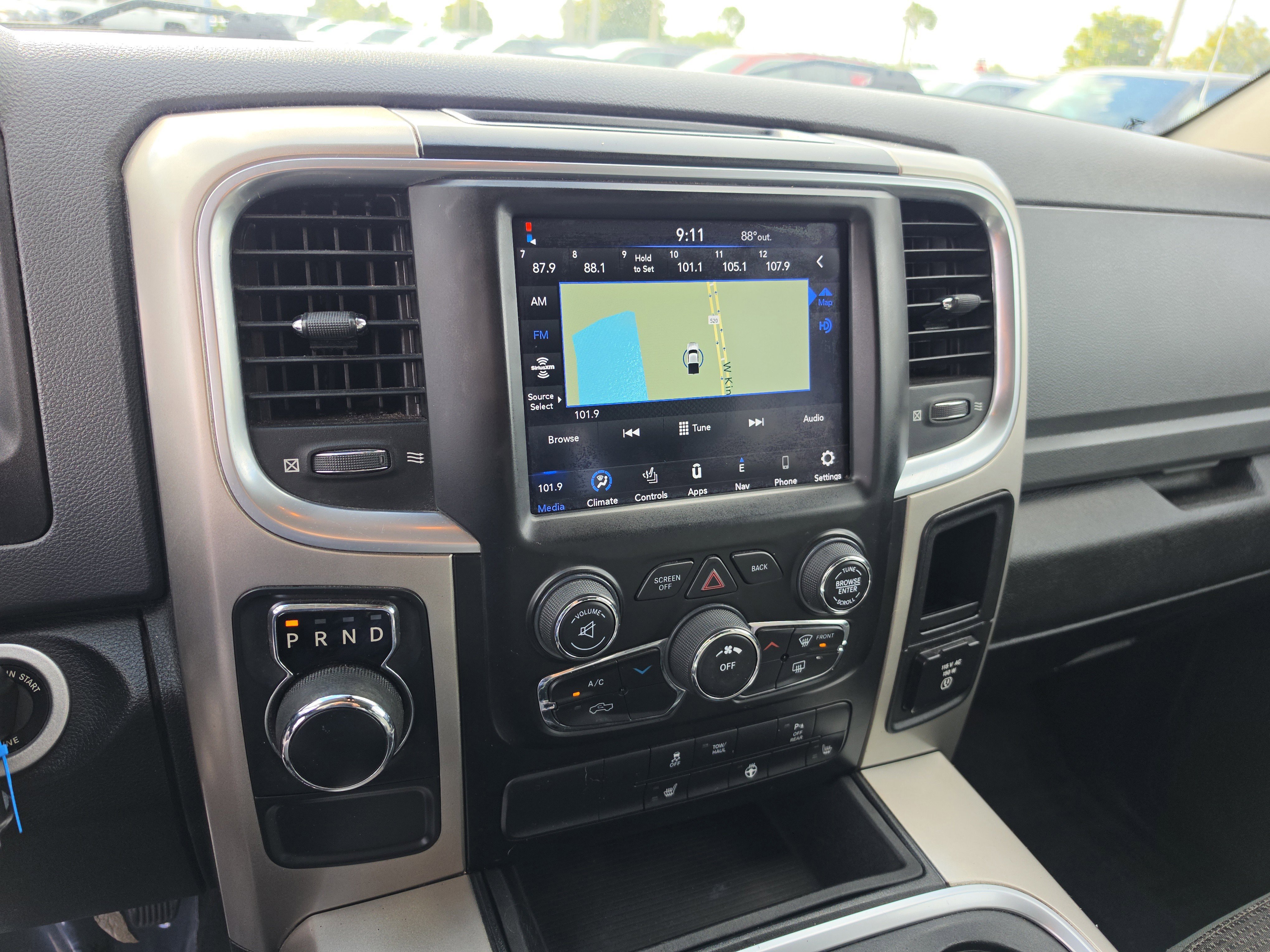 Used 2020 RAM 1500 Classic SLT w/ Luxury Group RWD image 23