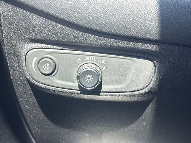 Used 2018 Chevrolet Equinox LS w/ LPO, Floor Liner Package image 27