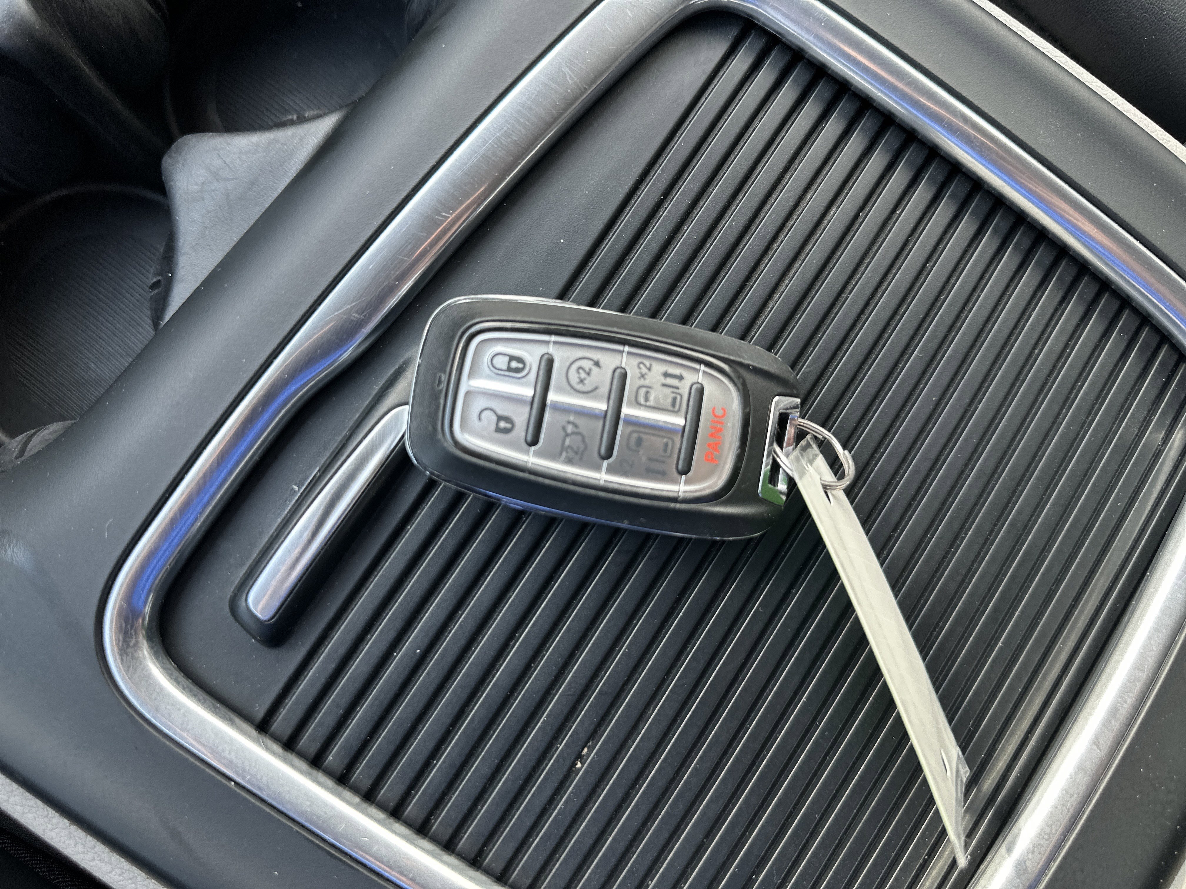 Used 2023 Chrysler Pacifica Touring-L image 29