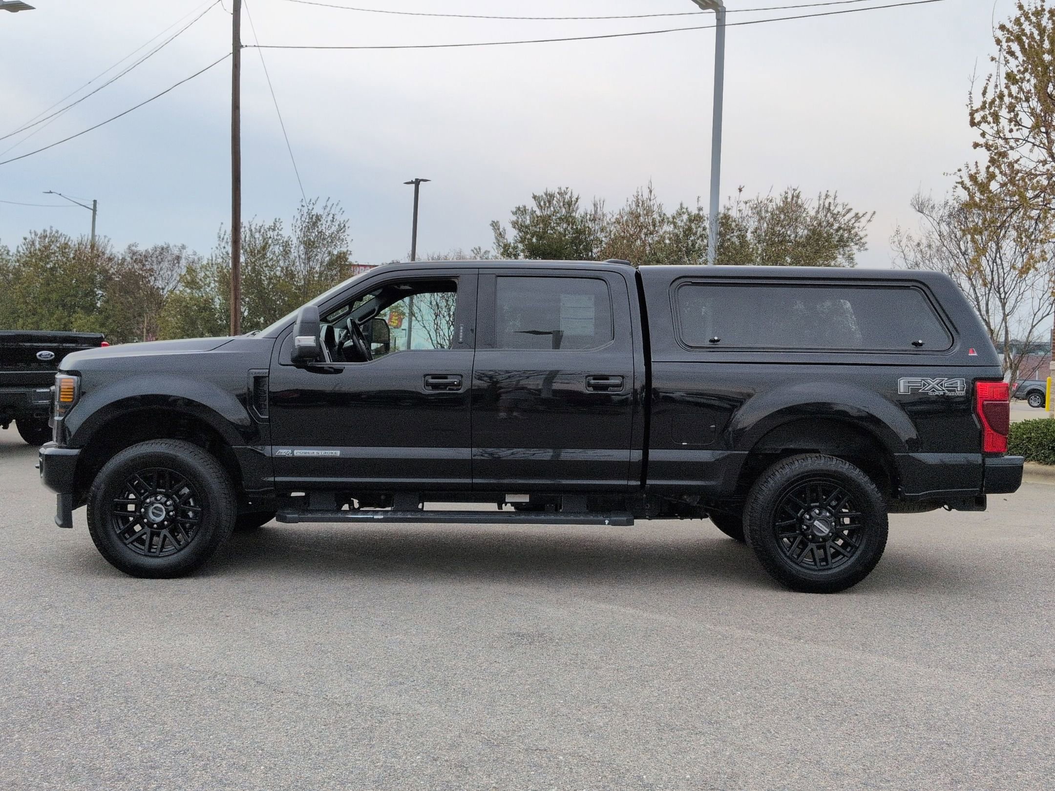 Certified 2022 Ford F350 Lariat w/ Black Appearance Package image 5