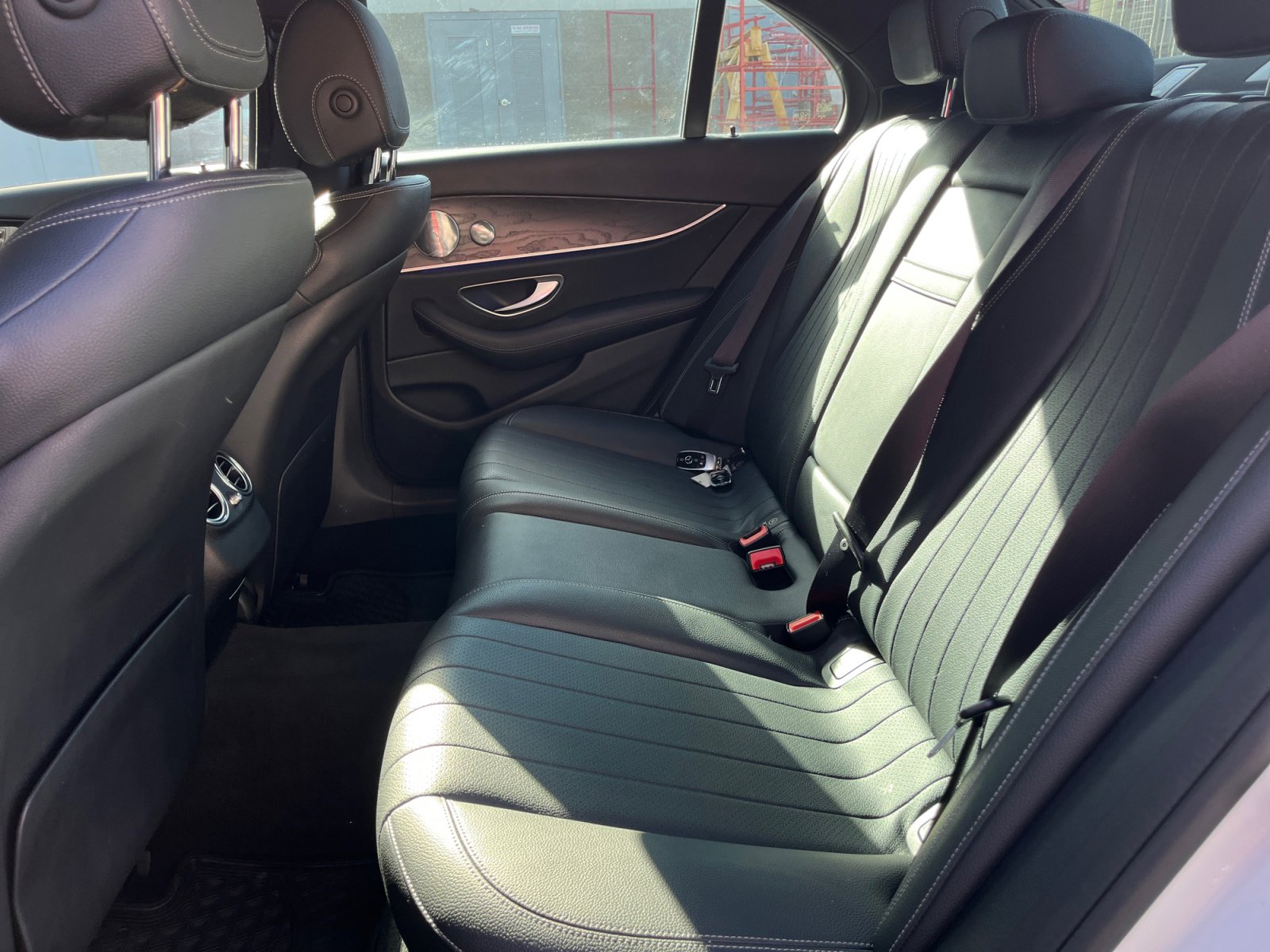 Used 2018 Mercedes-Benz E 300 4MATIC image 26