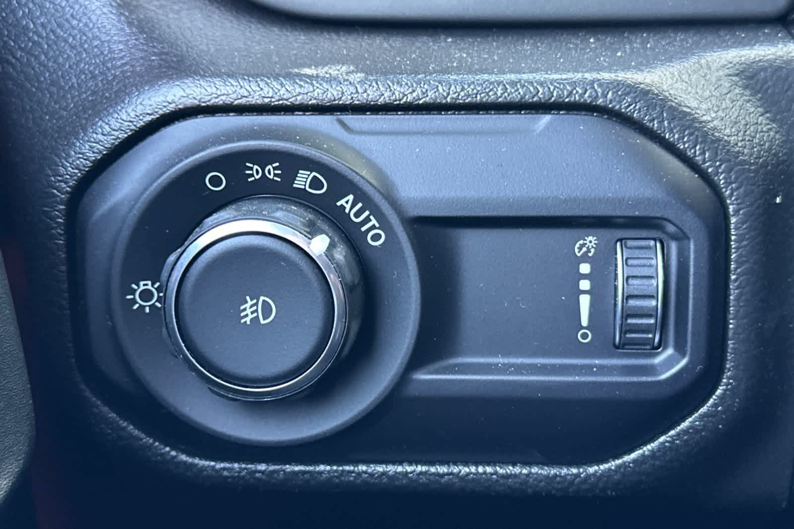 Used 2023 Jeep Wrangler Sport AWD/4WD image 31