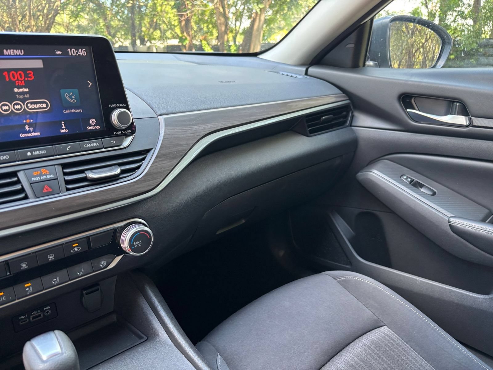 Used 2025 Nissan Altima 2.5 SV FWD image 30