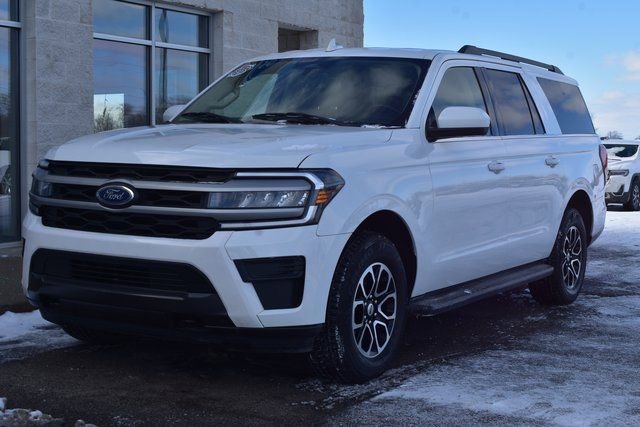 Used 2023 Ford Expedition Max XLT image 9