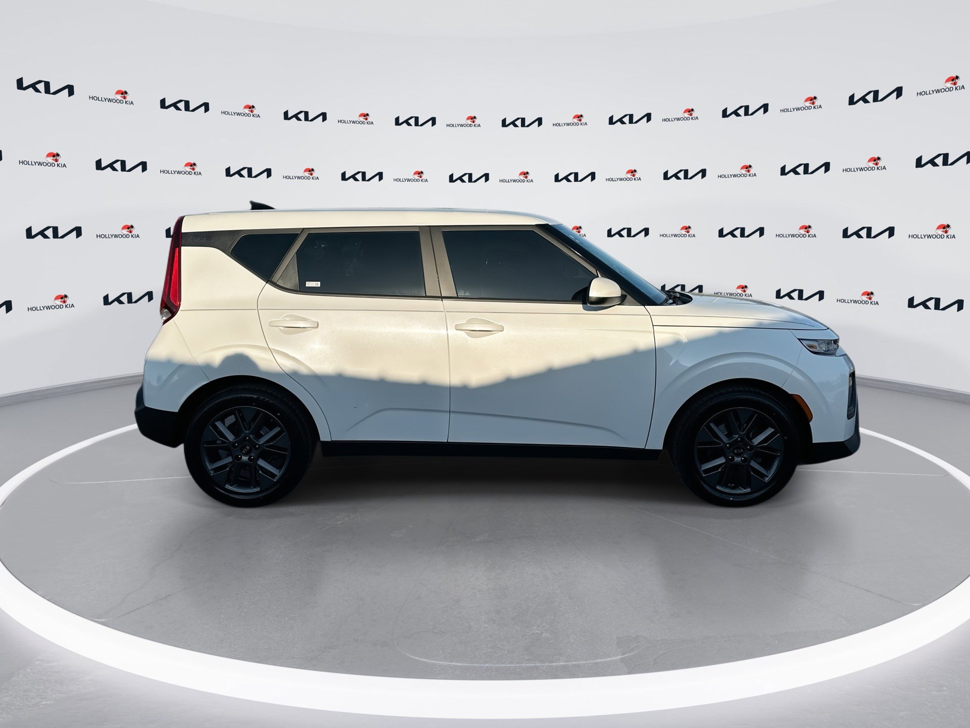 Used 2021 Kia Soul S FWD image 9