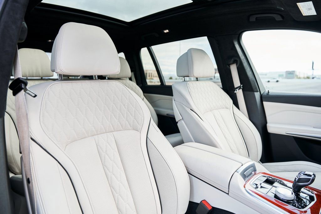 Used 2024 BMW ALPINA XB7 image 47