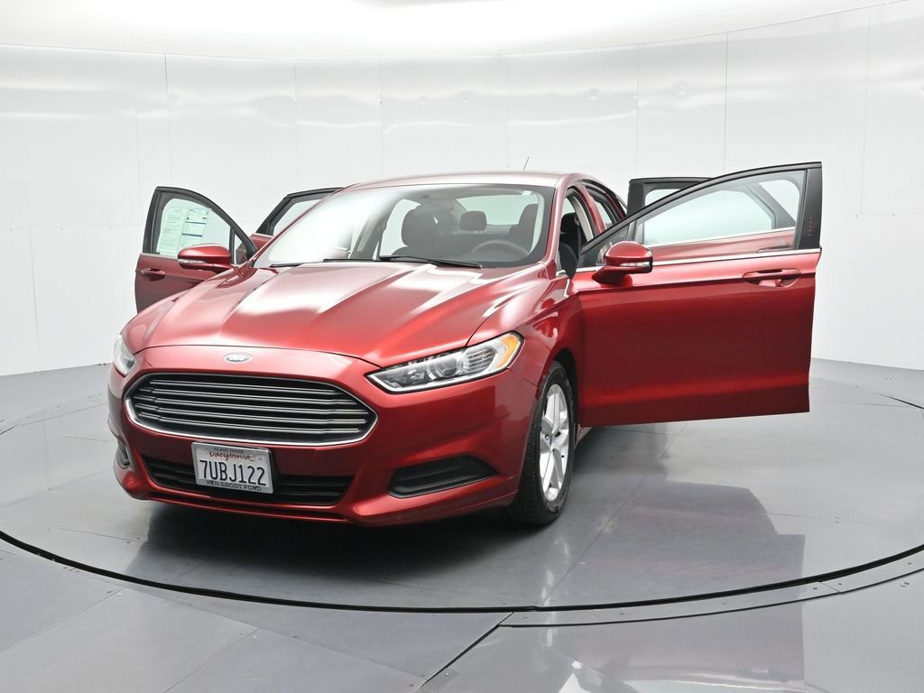 Used 2016 Ford Fusion SE FWD image 29