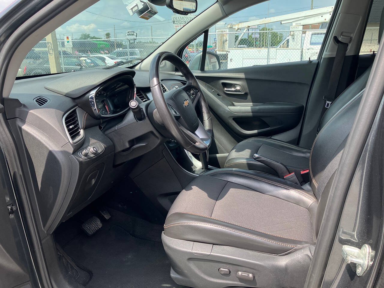 Used 2017 Chevrolet Trax LT w/ LT Convenience Package AWD/4WD image 9
